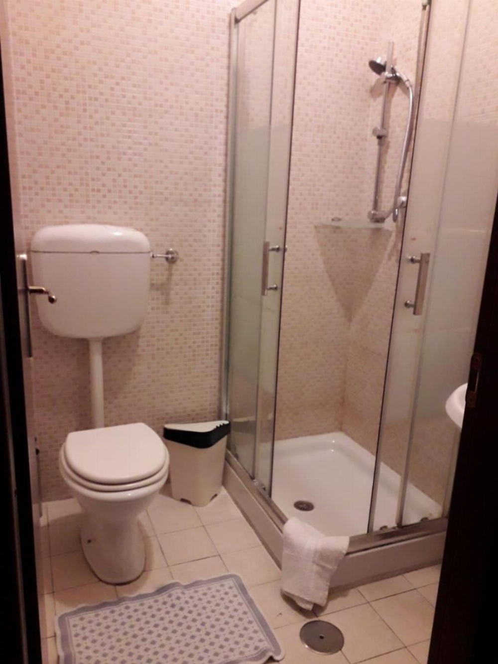 Renting Rooms Image 32
