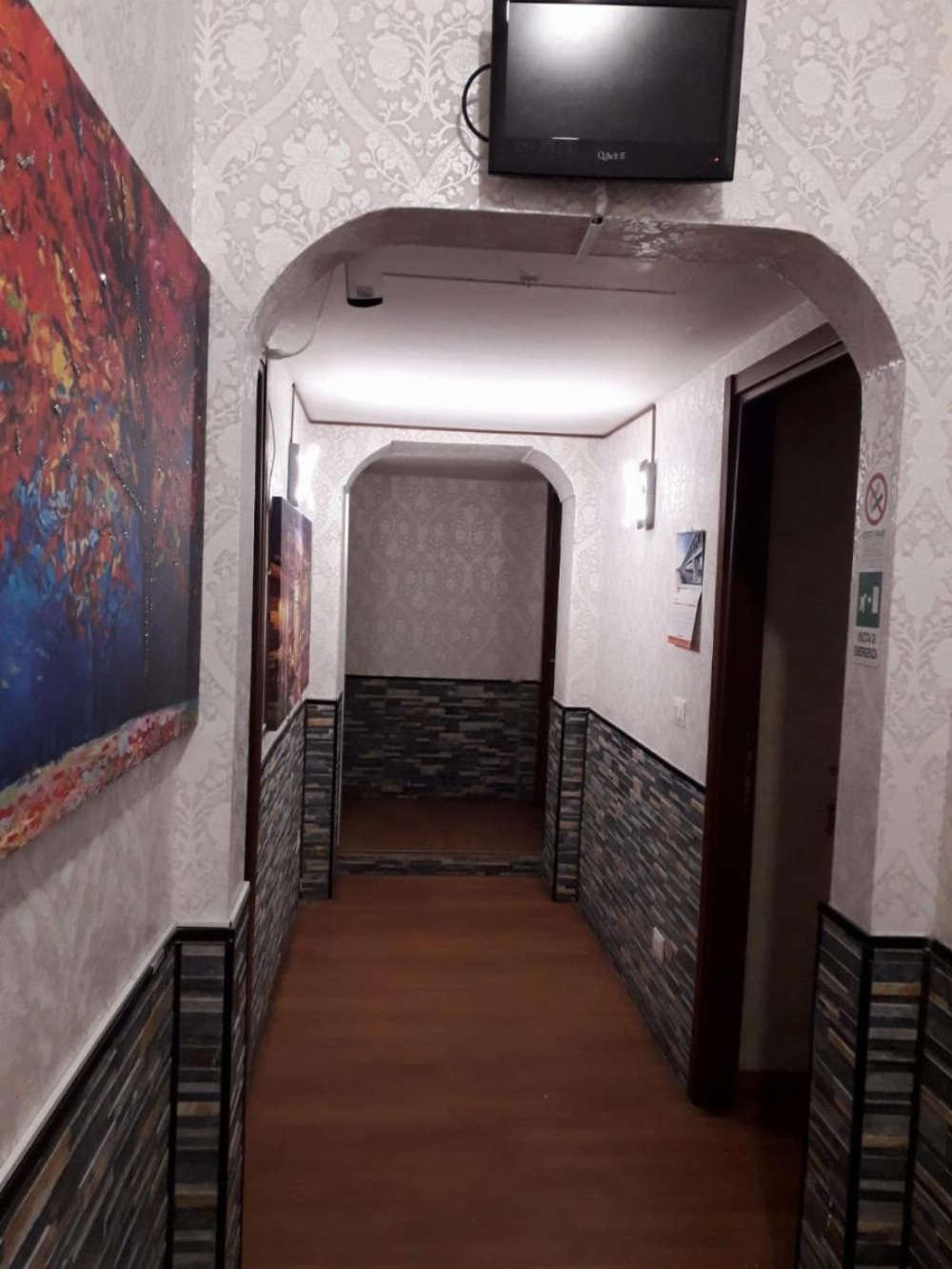 Renting Rooms Image 6